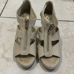 Report women’s zip up wedges